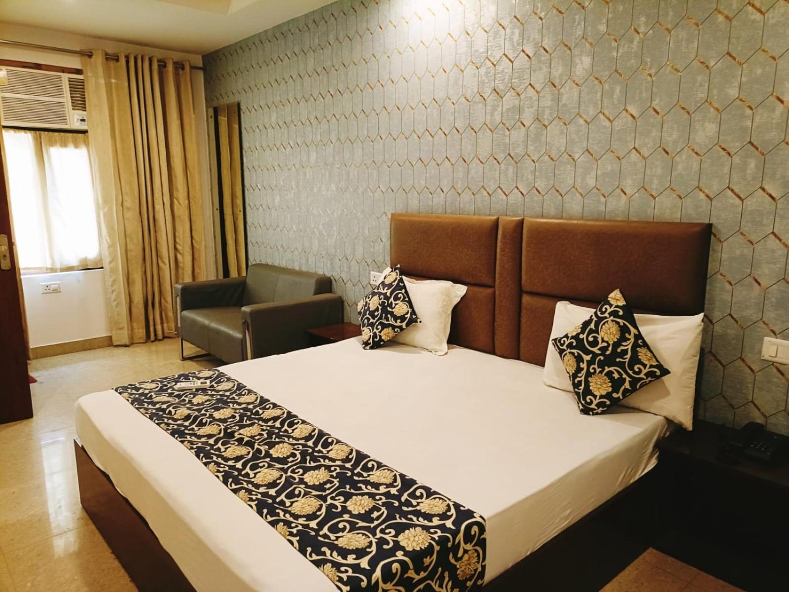 Ambience Palace Near Igi Airport Delhi 4* New Delhi